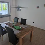 Spacious And Luminous 3 Bedroom In A Apartment Zusch