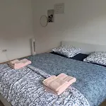 Spacious And Luminous 3 Bedroom In A * Zusch